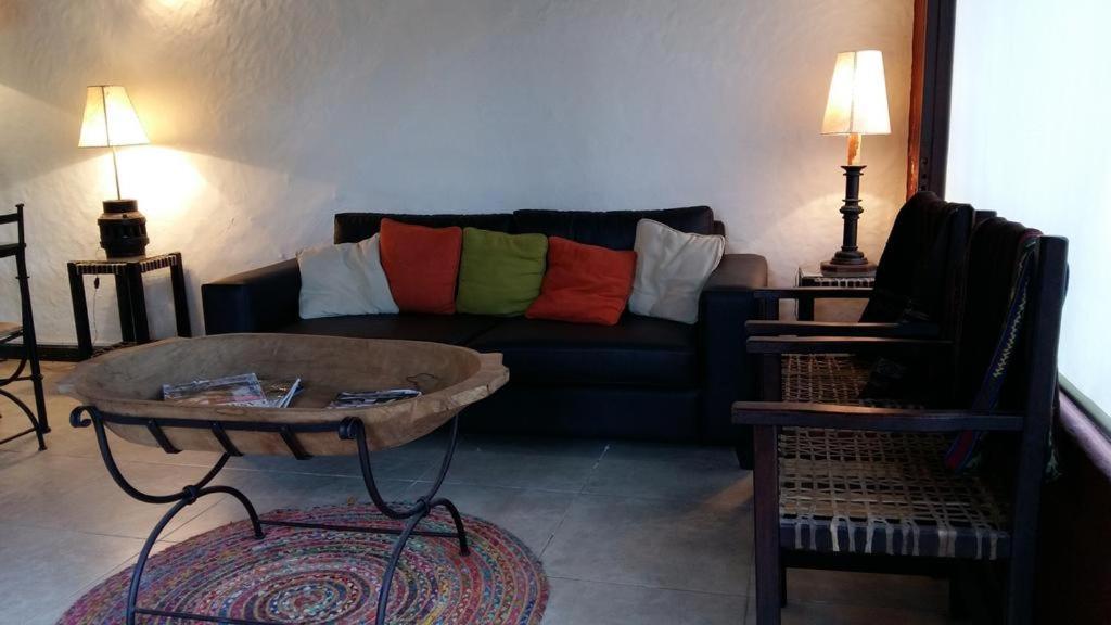 Hotel Las Chirimoyas Salta Bagian luar foto