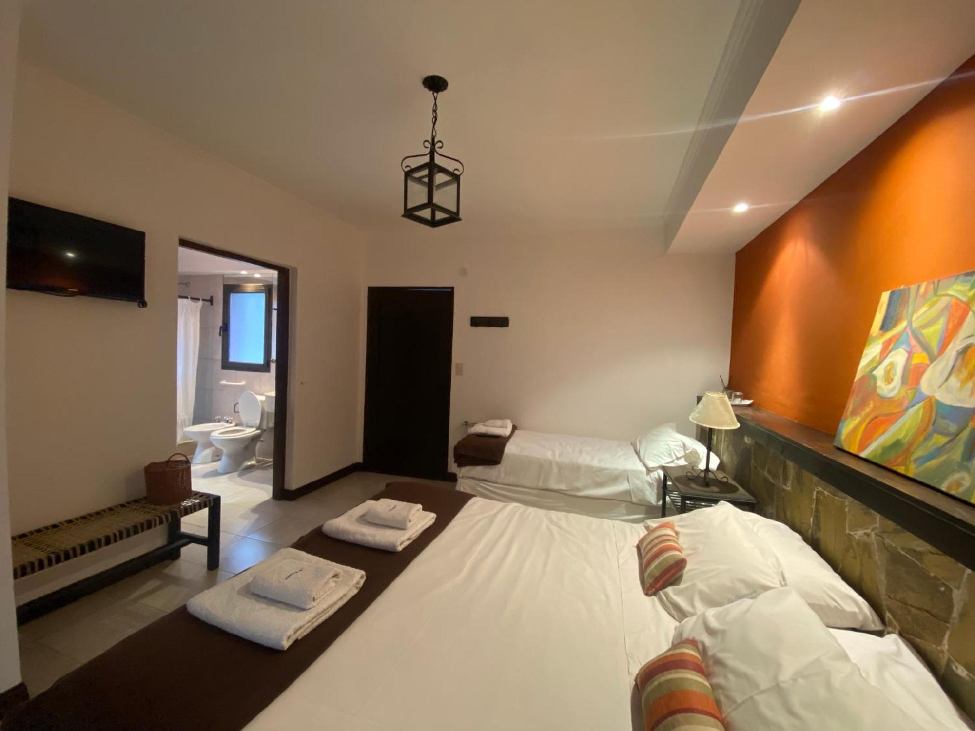 Hotel Las Chirimoyas Salta Bagian luar foto