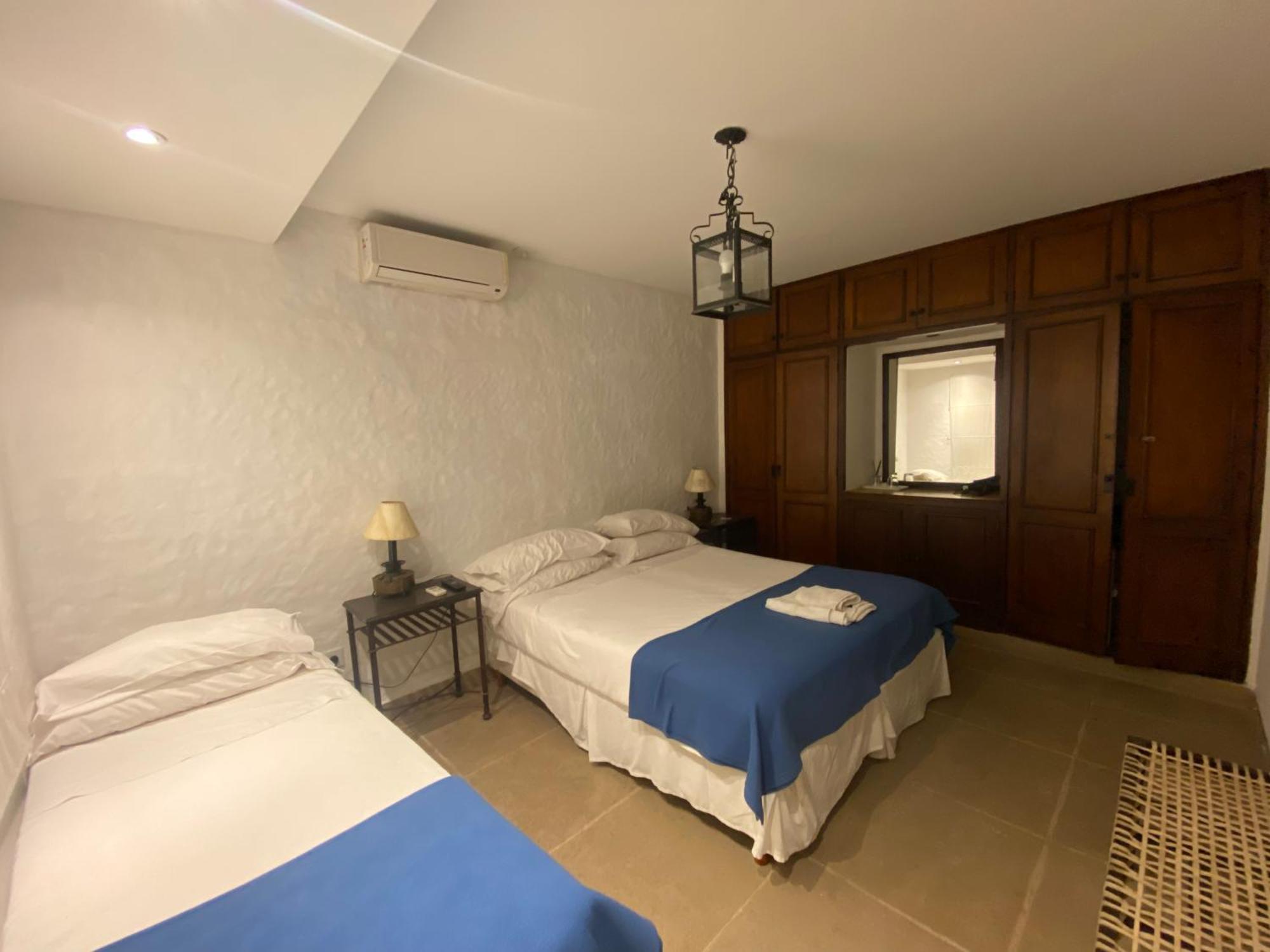 Hotel Las Chirimoyas Salta Bagian luar foto
