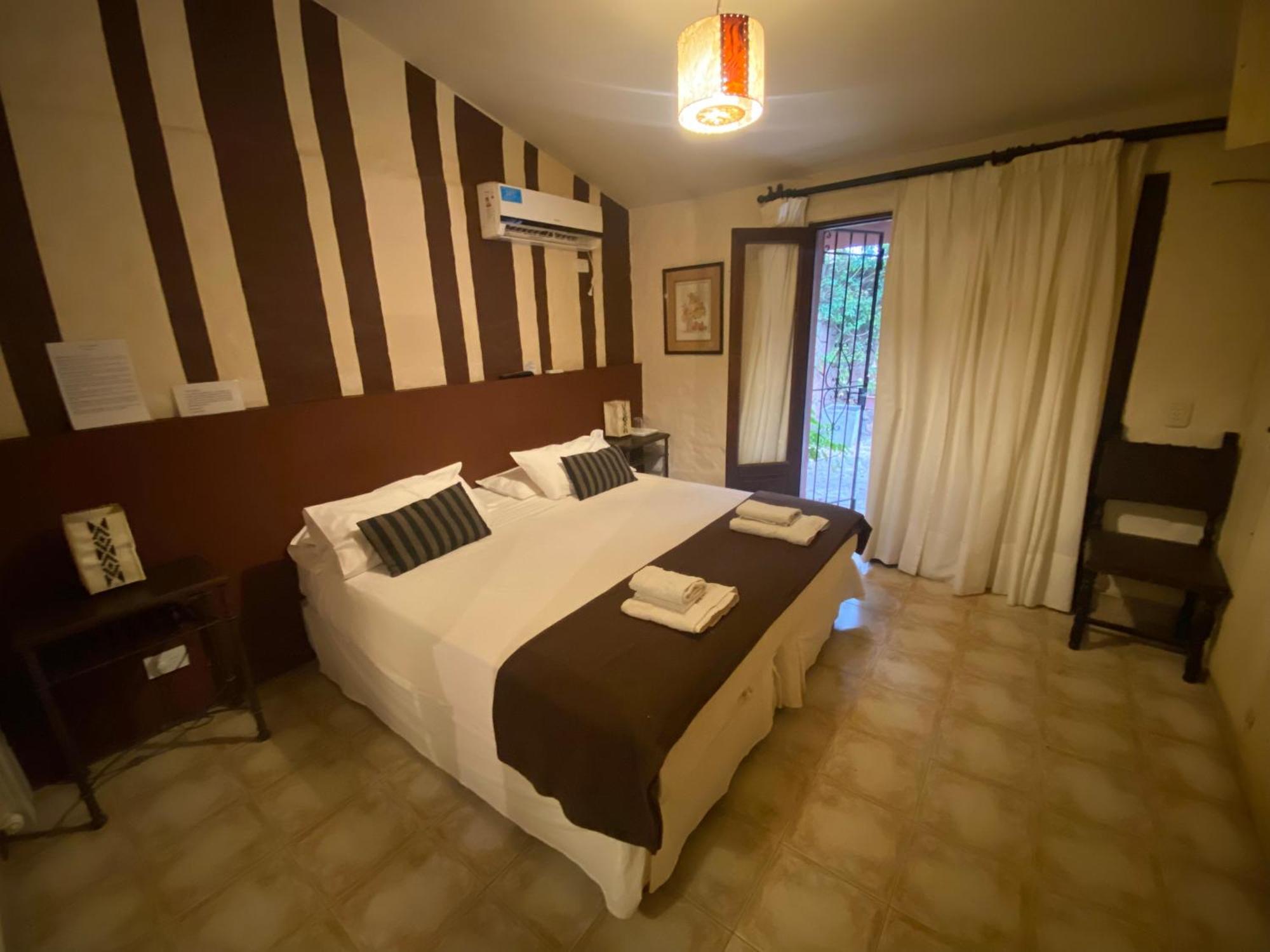 Hotel Las Chirimoyas Salta Bagian luar foto