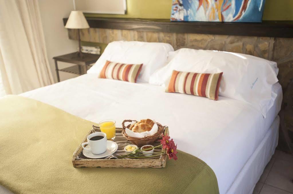 Hotel Las Chirimoyas Salta Bagian luar foto